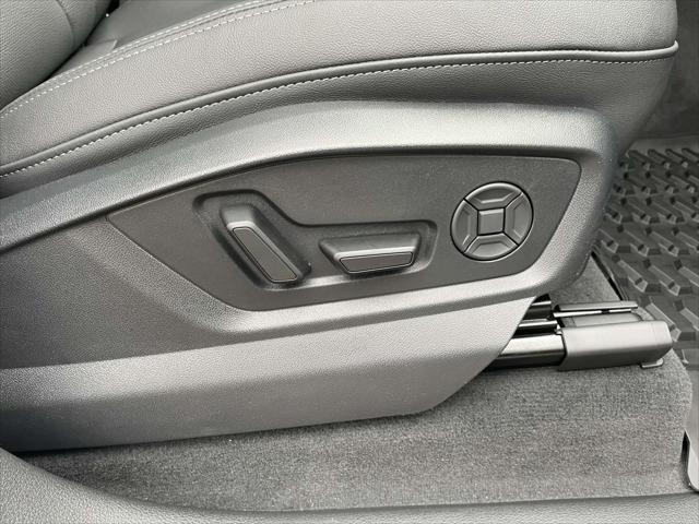 new 2025 Audi Q7 car, priced at $79,340