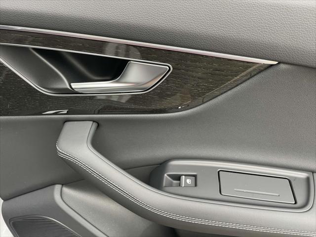 new 2025 Audi Q7 car, priced at $79,340