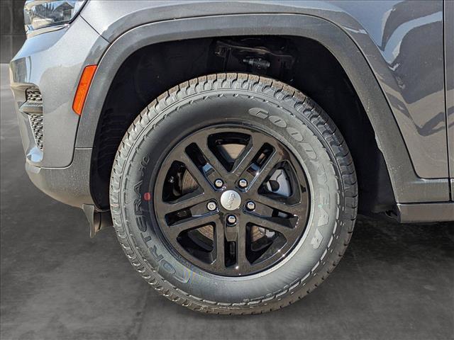 new 2024 Jeep Grand Cherokee car, priced at $35,815