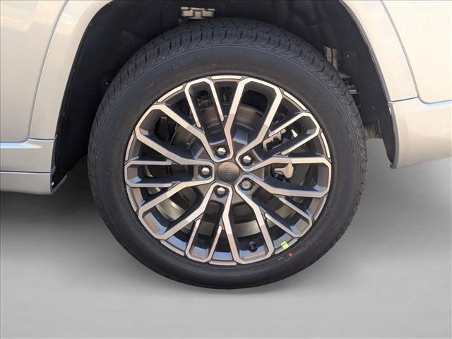 new 2025 Jeep Grand Cherokee L car, priced at $59,991