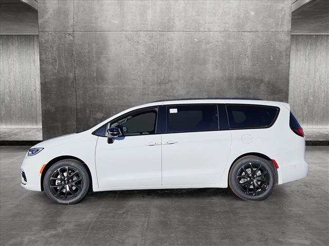 new 2024 Chrysler Pacifica car, priced at $41,697