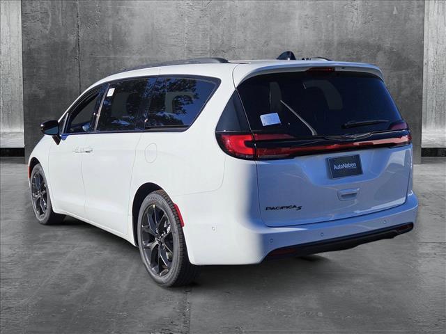 new 2024 Chrysler Pacifica car, priced at $41,697