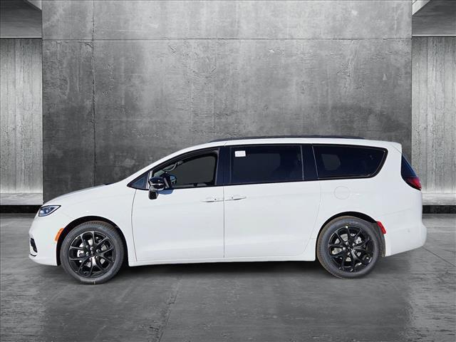 new 2024 Chrysler Pacifica car, priced at $41,697