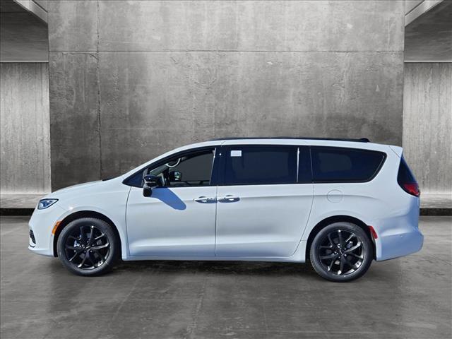 new 2024 Chrysler Pacifica car, priced at $42,335