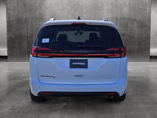 new 2024 Chrysler Pacifica car, priced at $42,335