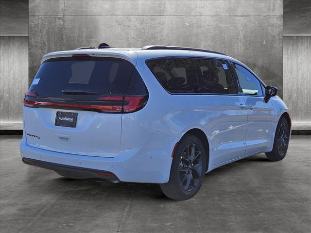 new 2024 Chrysler Pacifica car, priced at $42,335