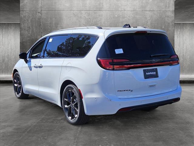 new 2024 Chrysler Pacifica car, priced at $50,366