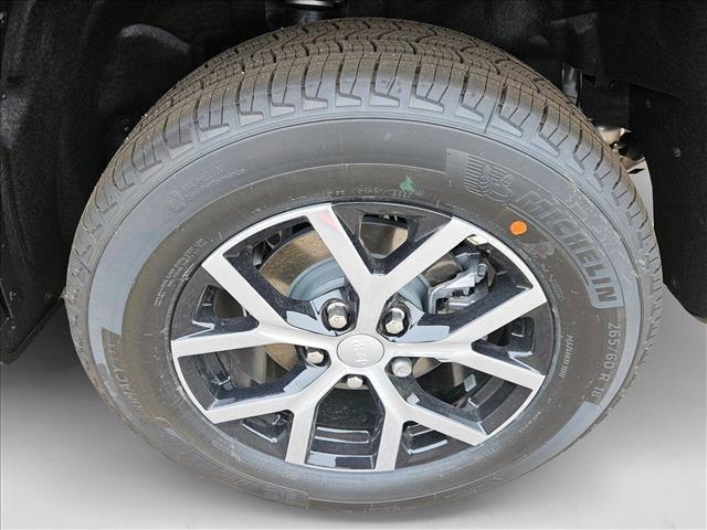 new 2025 Jeep Grand Cherokee car, priced at $44,241