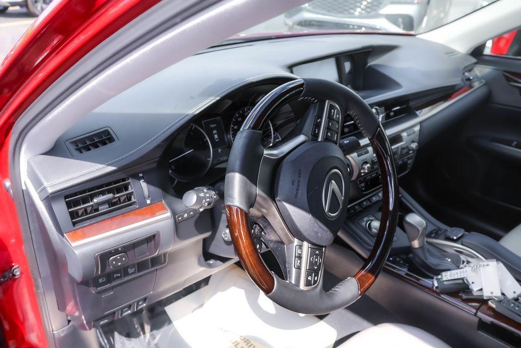 used 2017 Lexus ES 350 car, priced at $22,500