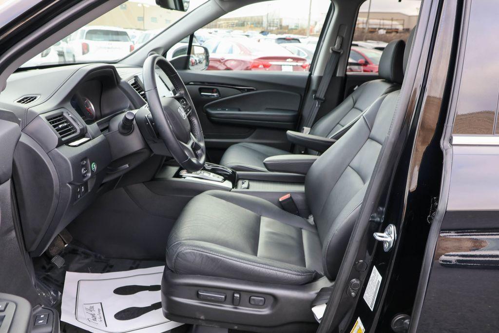 used 2022 Honda Pilot car, priced at $32,556