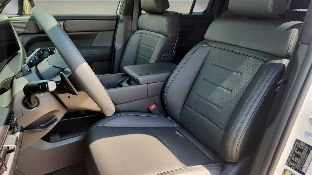 new 2025 Hyundai SANTA FE HEV car, priced at $47,144