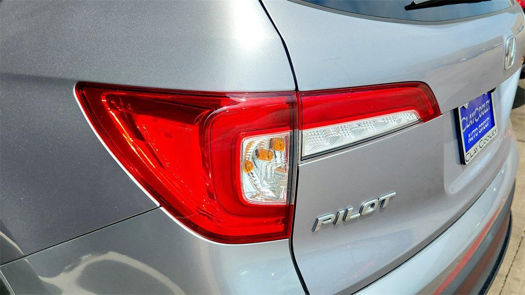used 2022 Honda Pilot car, priced at $33,075