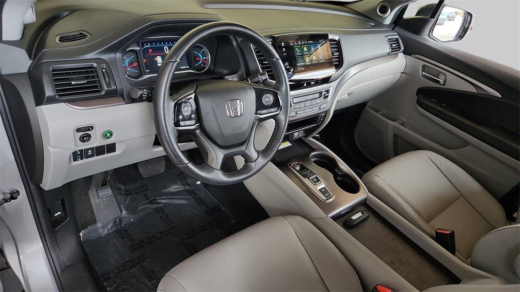 used 2022 Honda Pilot car, priced at $33,075