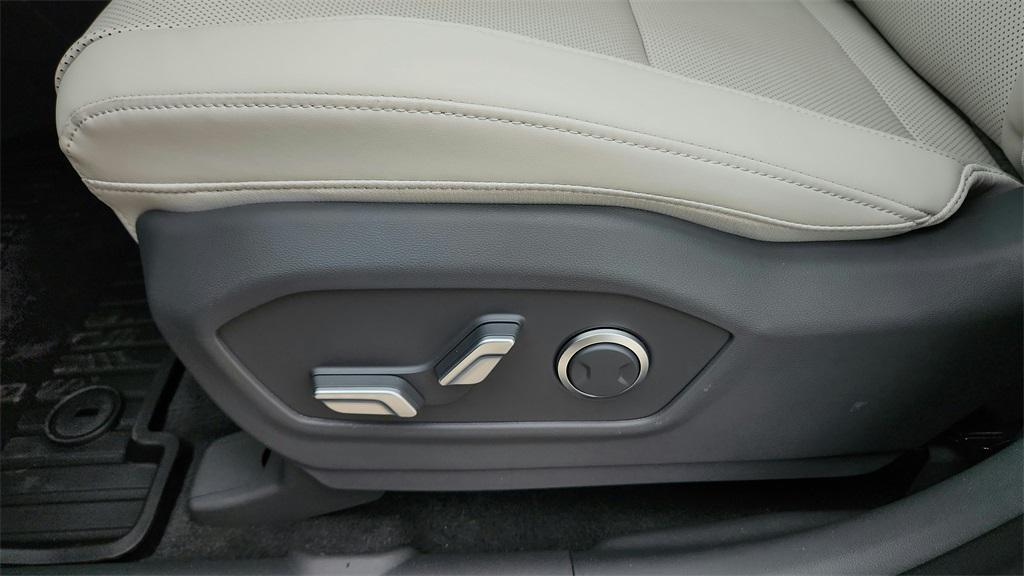 new 2025 Hyundai Santa Fe car, priced at $35,234