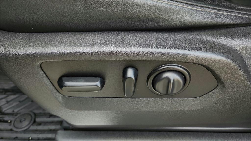 used 2020 Chevrolet Silverado 1500 car, priced at $32,367