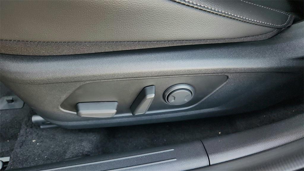 new 2025 Hyundai Elantra car, priced at $29,295