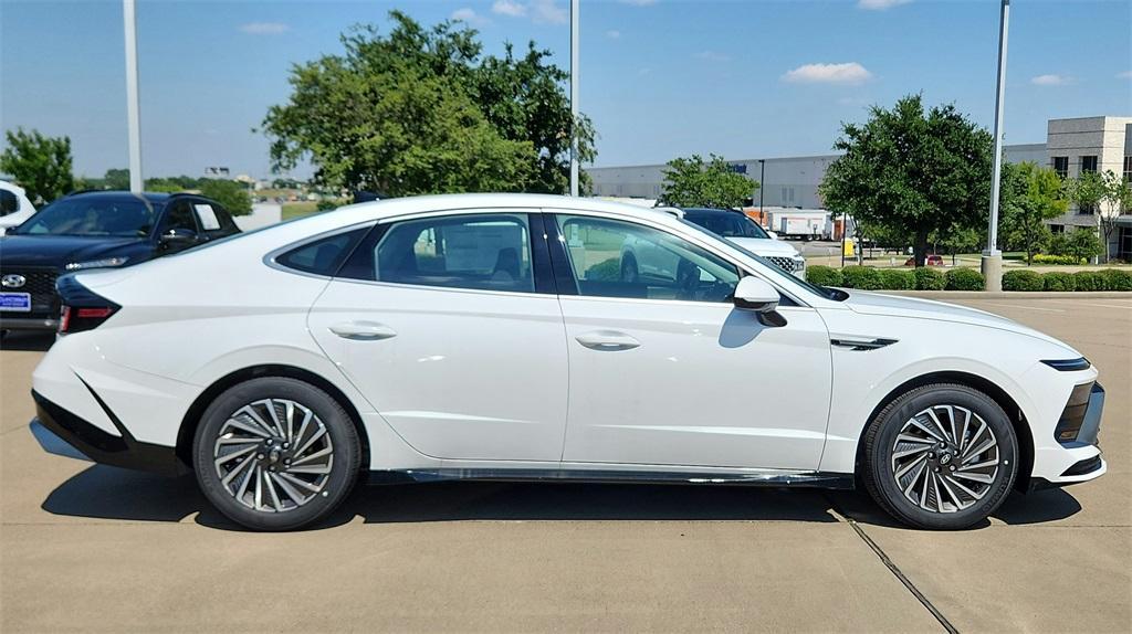 new 2024 Hyundai Sonata Hybrid car, priced at $32,388