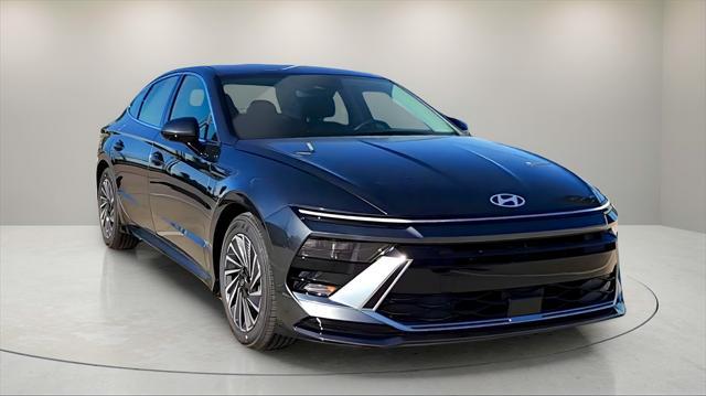 new 2025 Hyundai Sonata Hybrid car, priced at $32,640