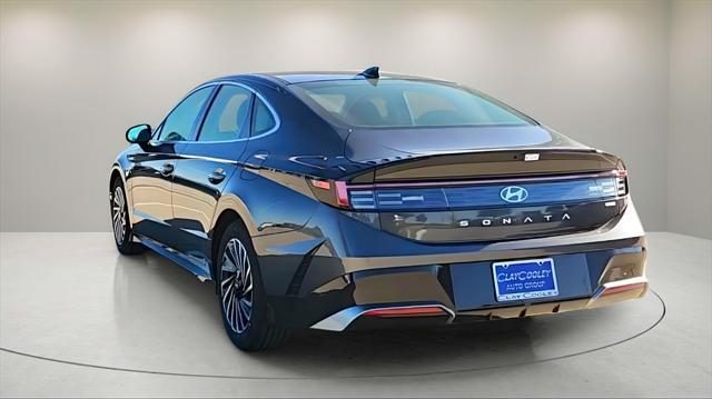 new 2025 Hyundai Sonata Hybrid car, priced at $32,640