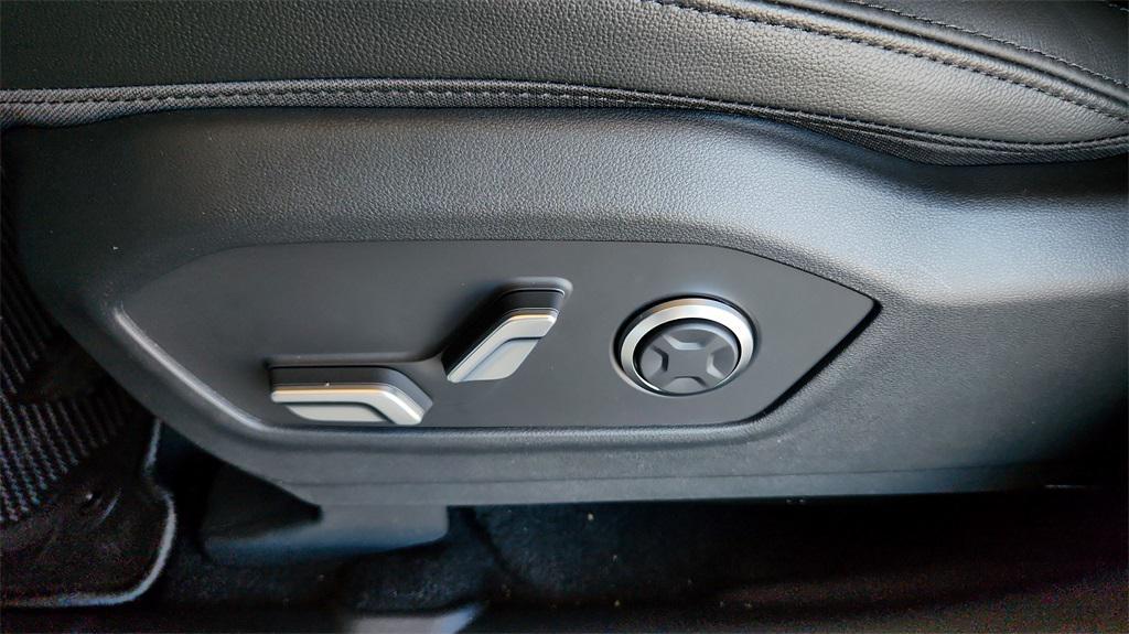 new 2025 Hyundai Santa Fe car, priced at $43,744