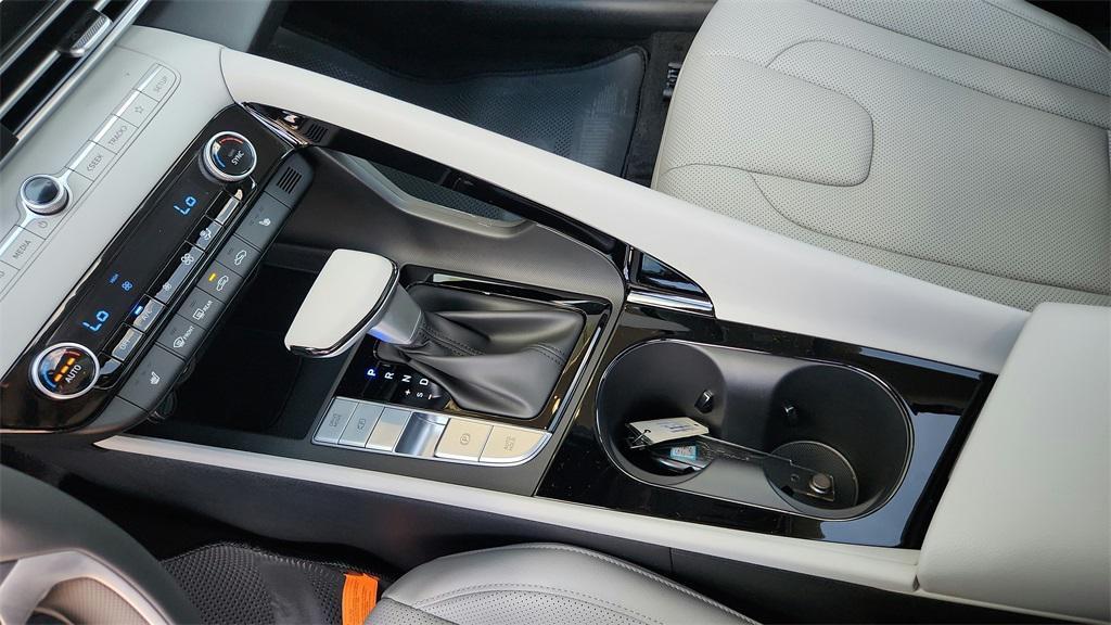 new 2025 Hyundai Elantra car, priced at $27,110
