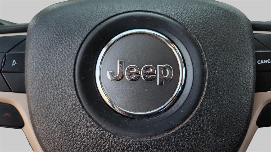 used 2018 Jeep Cherokee car, priced at $13,994