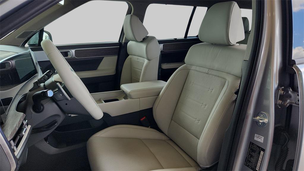 new 2025 Hyundai Santa Fe car, priced at $43,564