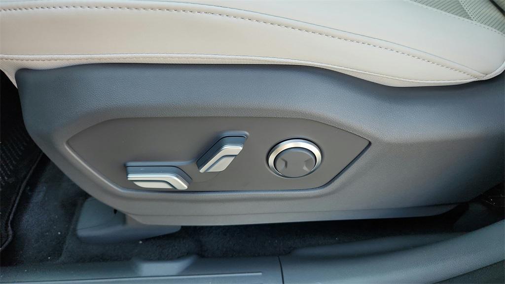 new 2025 Hyundai Santa Fe car, priced at $36,514