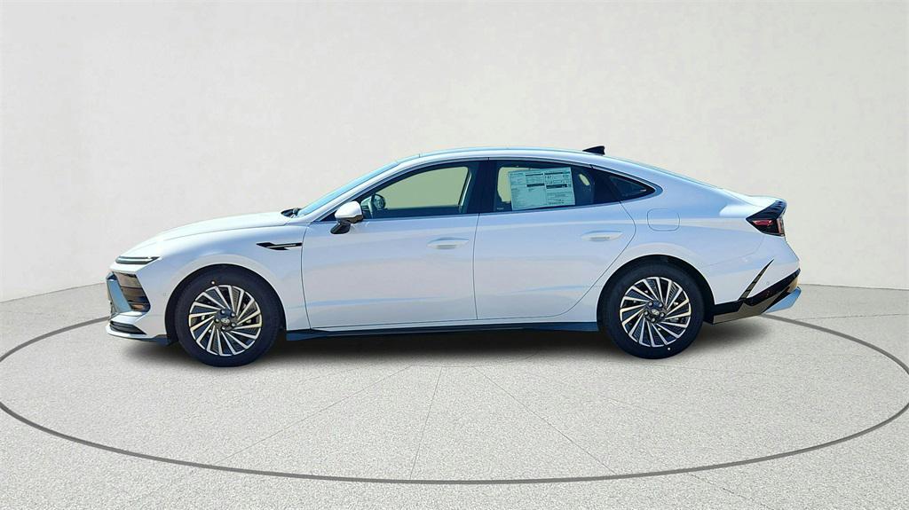 new 2026 Hyundai Sonata Hybrid car, priced at $39,200