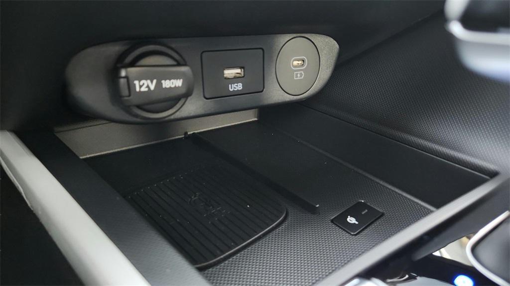 new 2025 Hyundai Elantra car, priced at $26,980