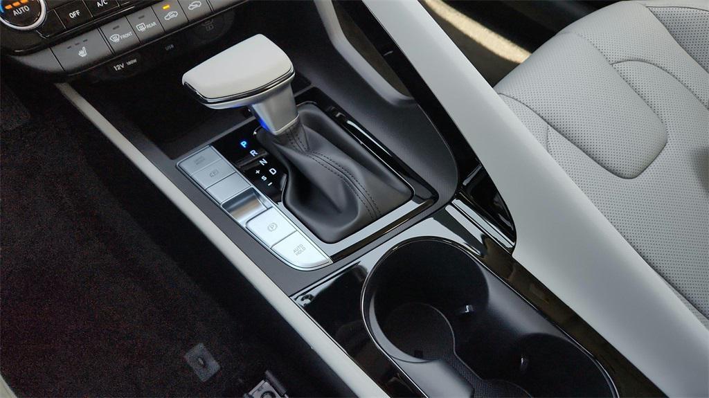 new 2025 Hyundai Elantra car, priced at $26,980