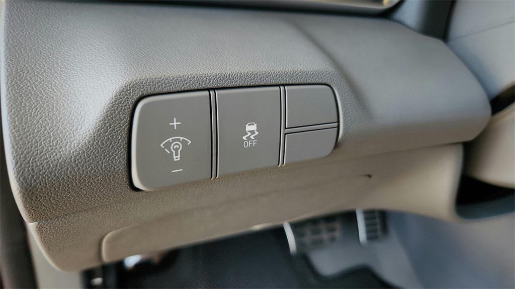 new 2025 Hyundai Elantra car, priced at $24,335