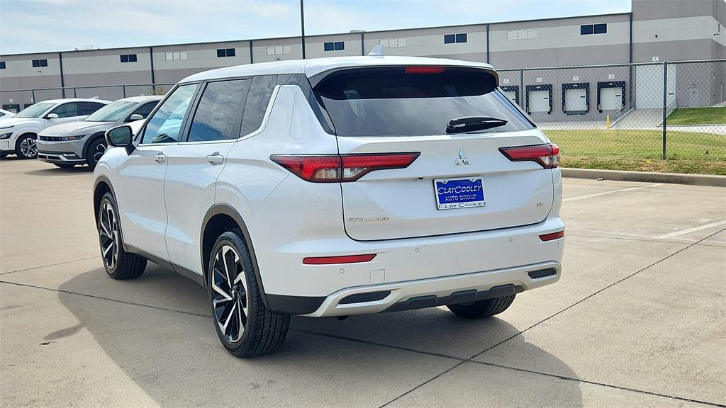 used 2024 Mitsubishi Outlander car, priced at $22,469