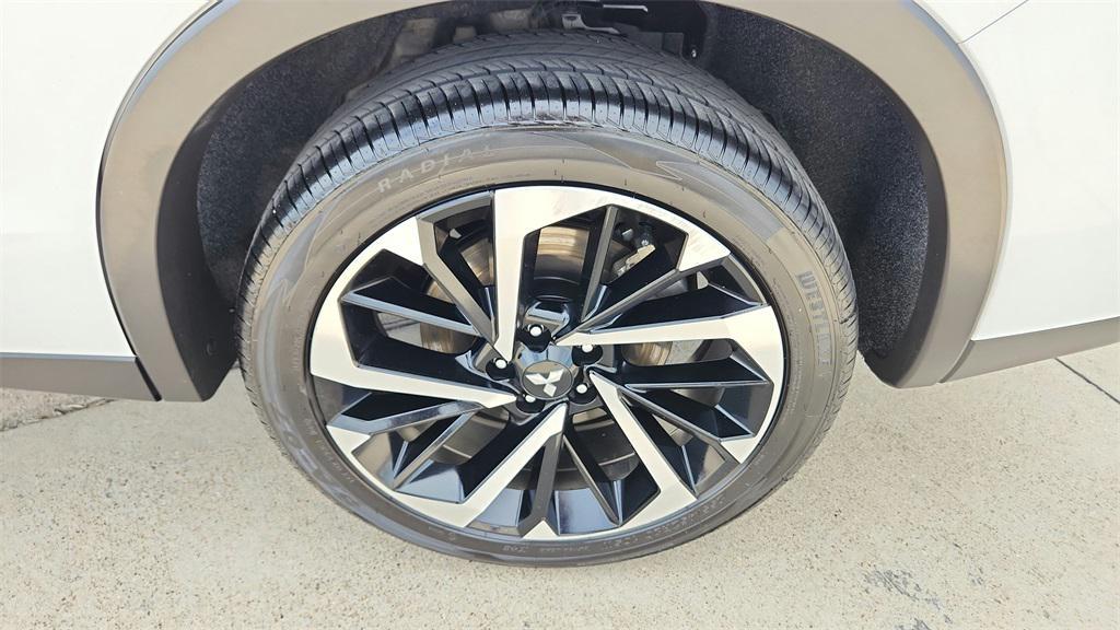 used 2024 Mitsubishi Outlander car, priced at $22,469
