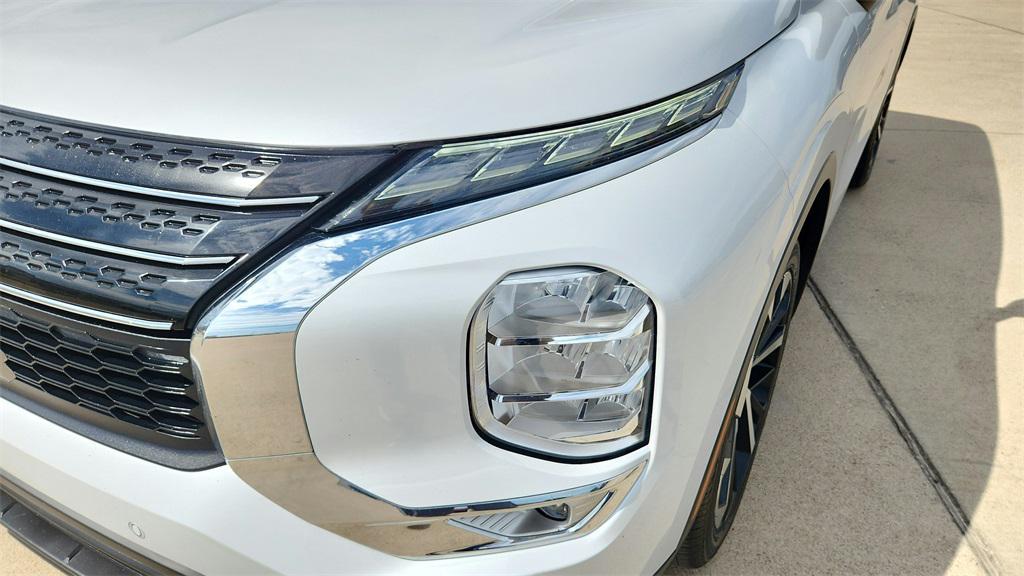 used 2024 Mitsubishi Outlander car, priced at $22,469
