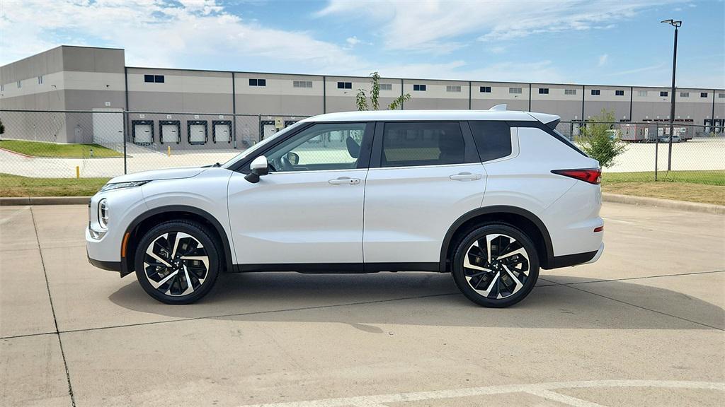 used 2024 Mitsubishi Outlander car, priced at $22,469