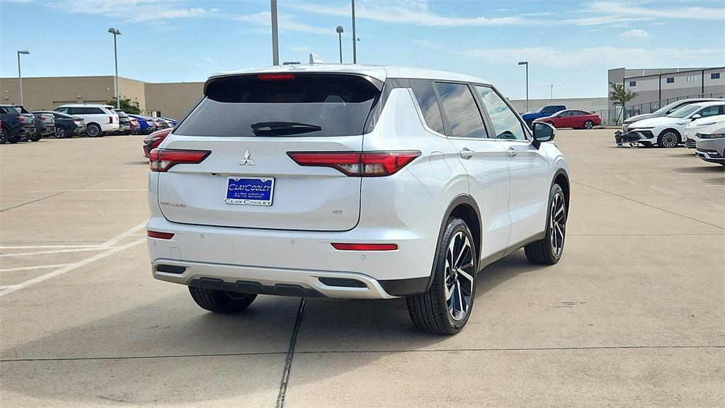used 2024 Mitsubishi Outlander car, priced at $22,469