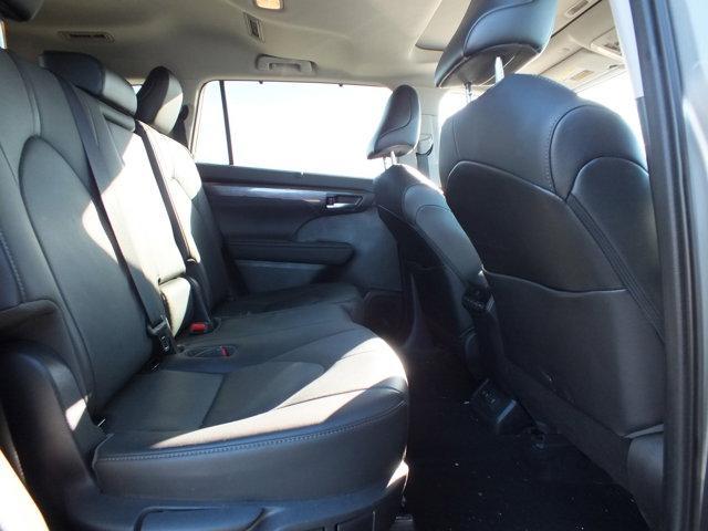 used 2021 Toyota Highlander car, priced at $32,981