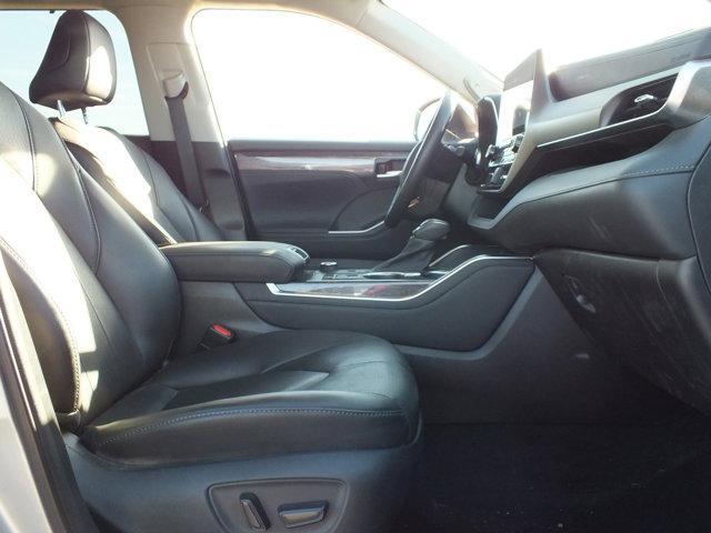 used 2021 Toyota Highlander car, priced at $32,981