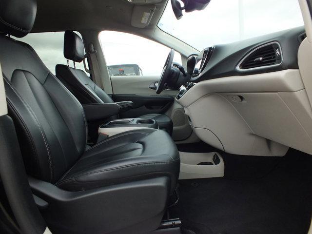 used 2024 Chrysler Pacifica car, priced at $27,481