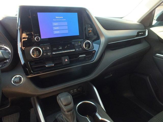 used 2023 Toyota Highlander car, priced at $27,781