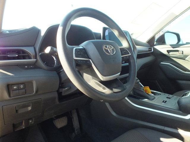 used 2023 Toyota Highlander car, priced at $27,781