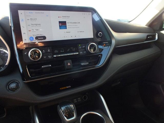 used 2023 Toyota Highlander car, priced at $32,981