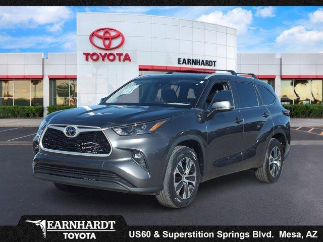 used 2023 Toyota Highlander car, priced at $32,981