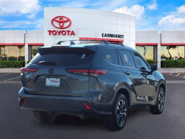 used 2023 Toyota Highlander car, priced at $32,981