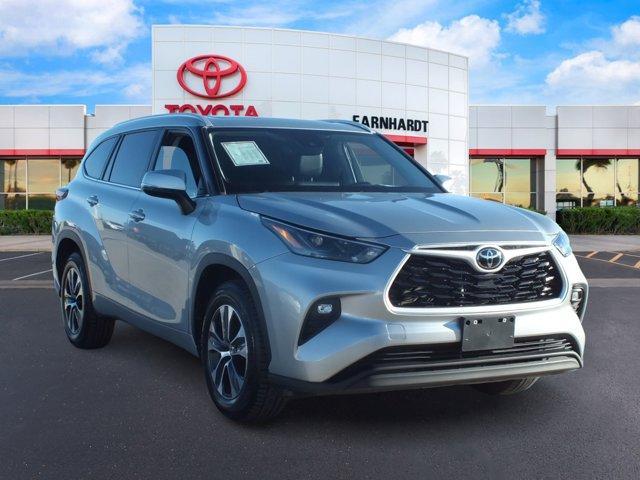 used 2024 Toyota Highlander car, priced at $35,884