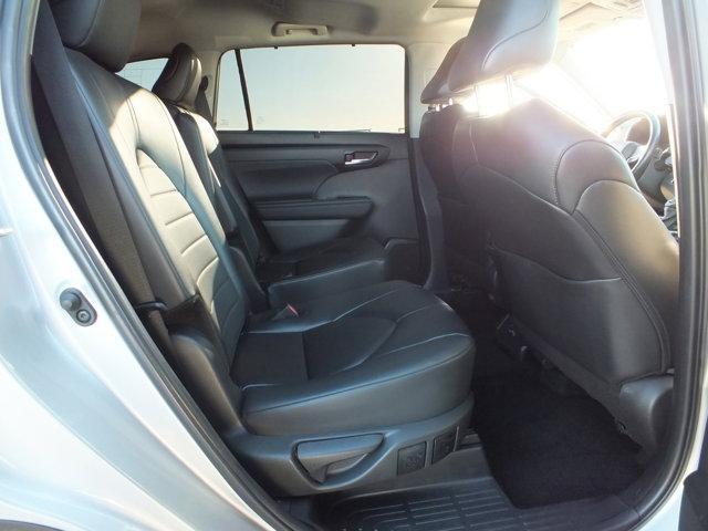 used 2024 Toyota Highlander car, priced at $35,884