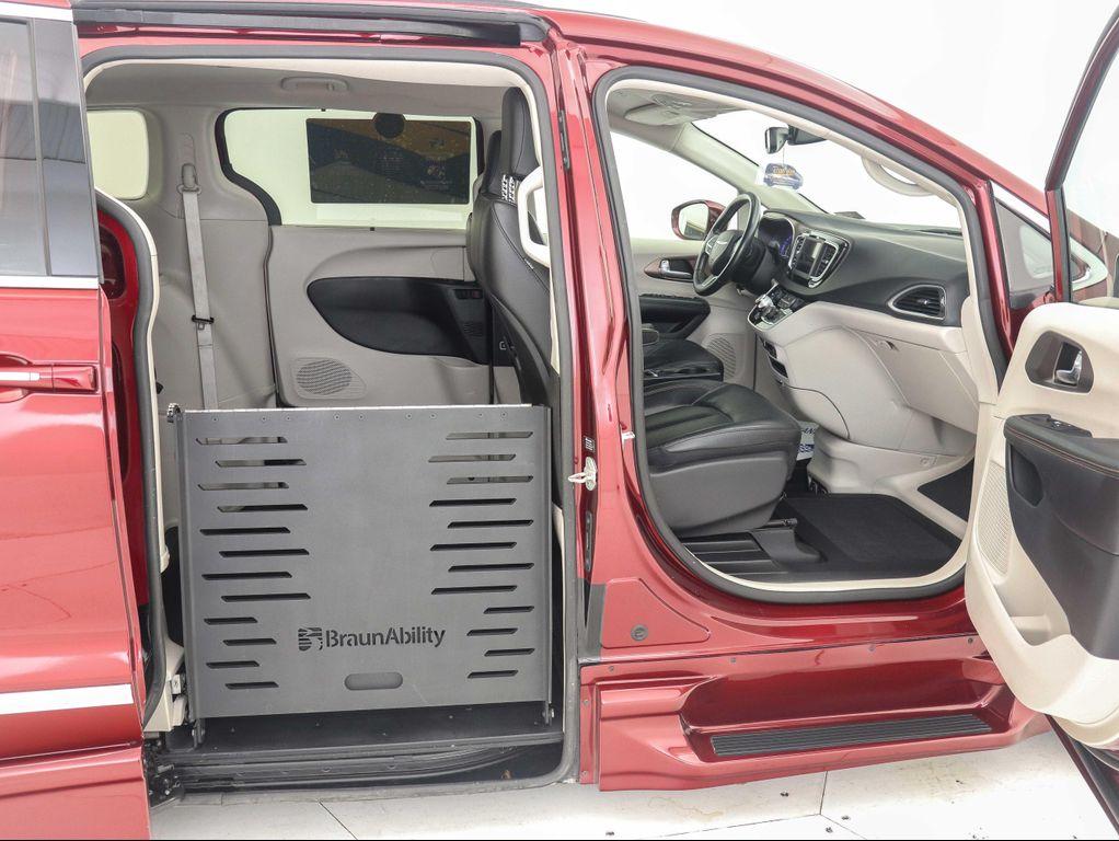 used 2019 Chrysler Pacifica car, priced at $32,900