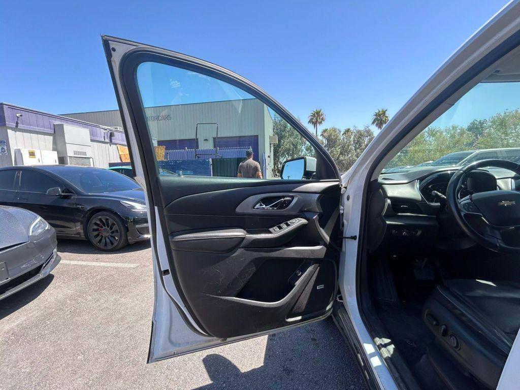used 2018 Chevrolet Traverse car, priced at $17,084