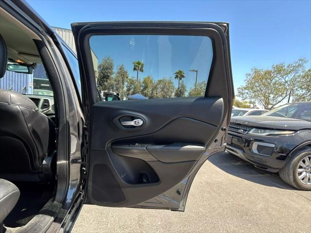 used 2015 Jeep Cherokee car, priced at $8,999